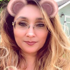 Meet your Posher, Stella